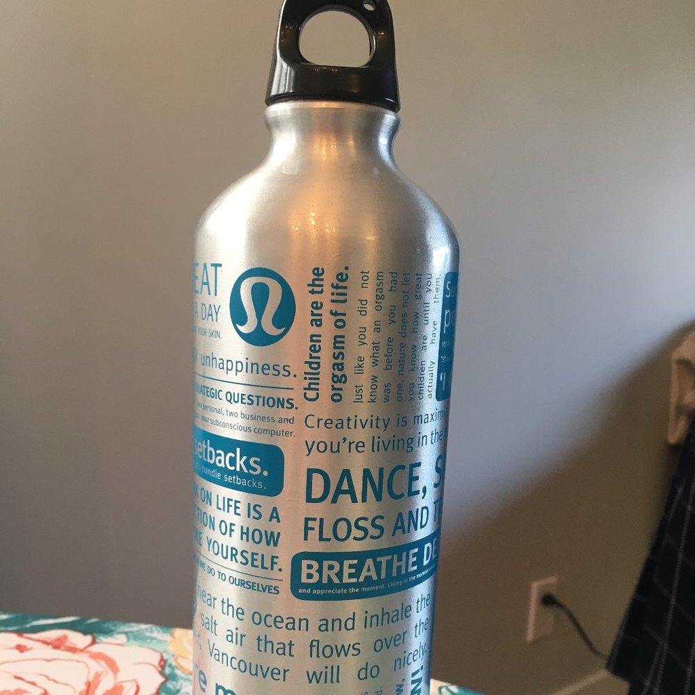 LuLuLemon Water bottle